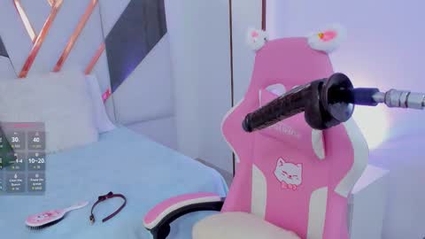 Snapshot of kuitty_sara chatting on 10.18.25 SARA online show from 10.18.25