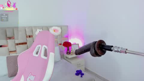 Snapshot of kuitty_sara chatting on 11.01.25 SARA online show from 11.01.25