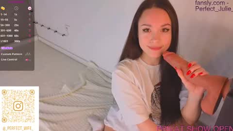  MY NAME IS JULIA  TO SEE MORE 18 CONTENT YOU CAN SUBSCRIBE TO  FANSLY -  online show from 02.17.25