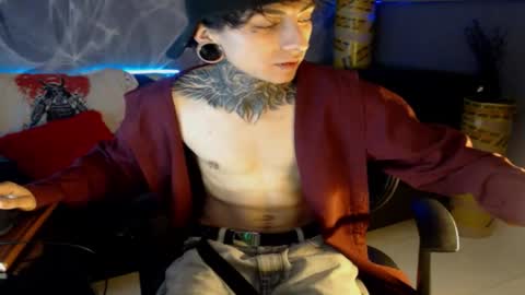 Snapshot of kuregari_xs chatting on 10.25.25 kuregari_xs online show from 10.25.25