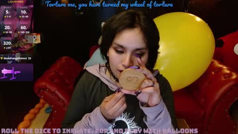Fetiche Woman online show from 12.18.24