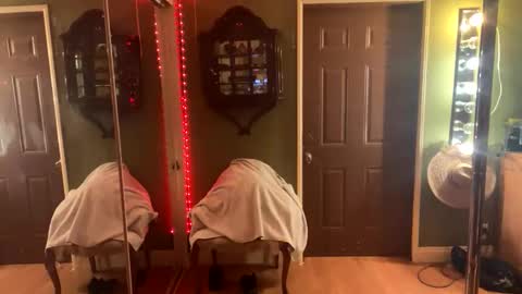 Snapshot of kushbabie420 chatting on 11.01.25 kushbabie420 online show from 11.01.25