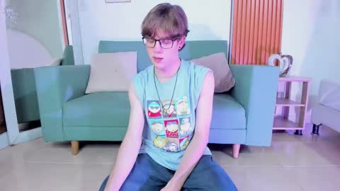 Snapshot of kyledusk chatting on 12.02.25 Kyle Dusk online show from 12.02.25