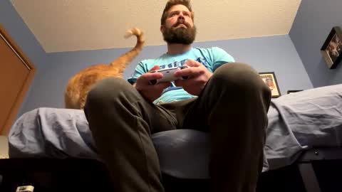 Snapshot of kyleisabadname chatting on 10.31.25 kyleisabadname online show from 10.31.25