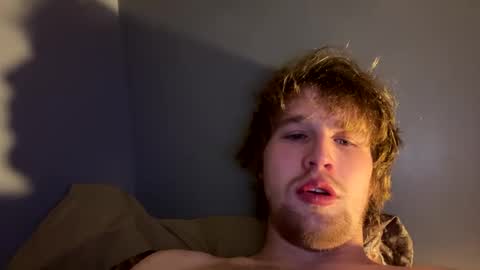 Snapshot of kylelovepussy69 chatting on 03.06.25 kylelovepussy69 online show from 03.06.25