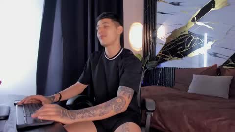 kylesmithx_ online show from 12.20.25