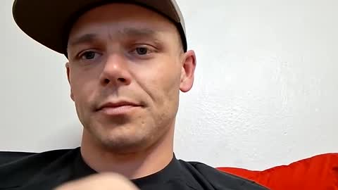 Snapshot of kylespade727 chatting on 10.04.25 Thickcock813 online show from 10.04.25