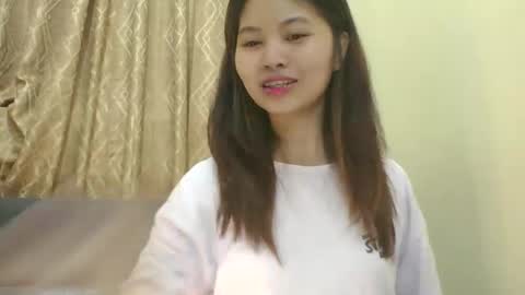 its me KYLIE online show from 09.17.25