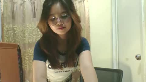 its me KYLIE online show from 10.18.25