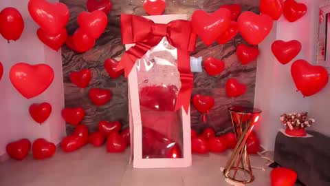  Kylie  online show from 02.14.25
