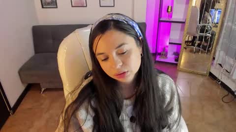 kylie online show from 12.17.25