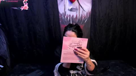 Snapshot of kylie_foxx1 chatting on 09.26.25 submissive demon Please help me to reach 500 thumbs up online show from 09.26.25