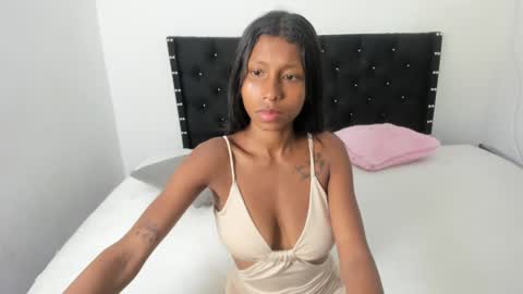 kylie_hot34 online show from 02.10.25