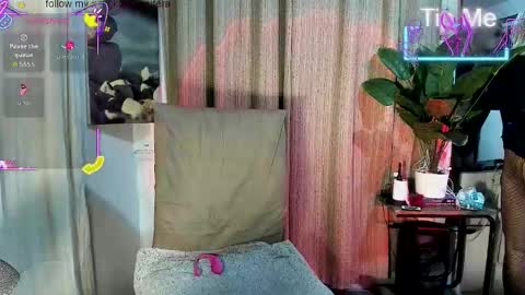 Snapshot of kylie_iyutera chatting on 09.16.25 kylie online show from 09.16.25