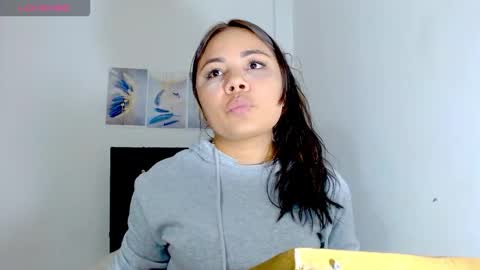 Snapshot of kylie_loveee chatting on 10.02.25 Paola online show from 10.02.25