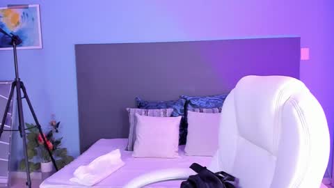 Kylie Reyes  online show from 12.07.24