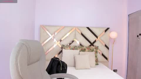 Kylie Reyes  online show from 12.03.25