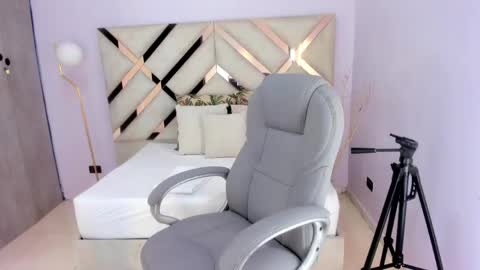 Kylie Reyes  online show from 05.05.26