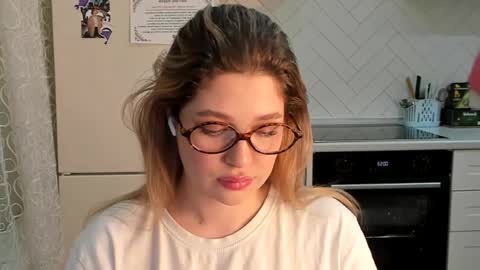 Snapshot of kylieblond chatting on 02.24.25 Din online show from 02.24.25