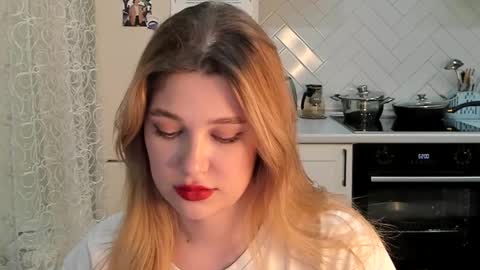 Snapshot of kylieblond chatting on 03.04.25 Din online show from 03.04.25