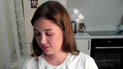 Snapshot of kylieblond chatting on 10.08.25 Din online show from 10.08.25