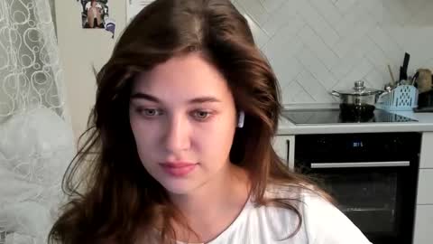 Snapshot of kylieblond chatting on 12.04.25 Din online show from 12.04.25