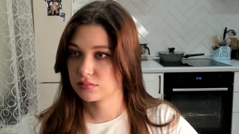 Snapshot of kylieblond chatting on 12.22.25 Din online show from 12.22.25