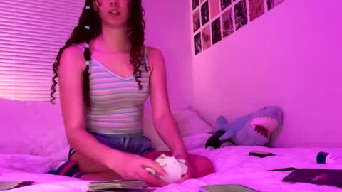 Snapshot of kylieexoxoxo2432 chatting on 02.18.25 Kylie online show from 02.18.25