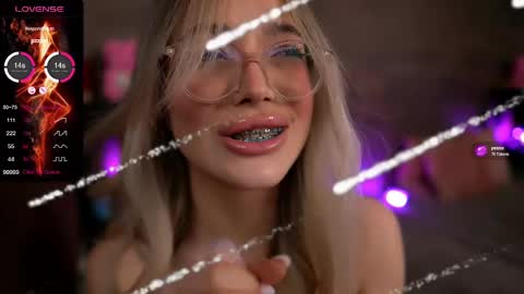 Snapshot of kyliejoyce chatting on 02.23.25 Kylie online show from 02.23.25