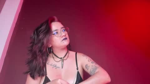 K Y L I E online show from 09.30.25