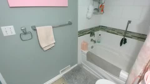 kylie not jenner online show from 04.18.26