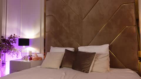 Snapshot of kylievee chatting on 01.27.25 Kylie online show from 01.27.25