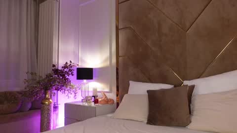 Snapshot of kylievee chatting on 01.28.25 Kylie online show from 01.28.25