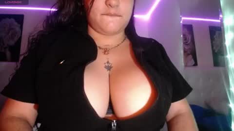 Snapshot of kylievoosx18 chatting on 07.12.26 kylievoosx online show from 07.12.26