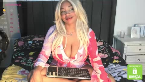 Snapshot of kyliewhiteboobs chatting on 01.31.25 kylie white boobs online show from 01.31.25