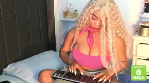 kylie white boobs online show from 11.27.25