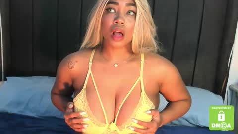 kylie white boobs online show from 12.03.25