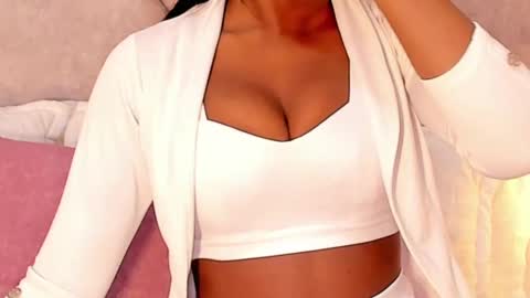 Kylie Cooper online show from 09.30.25