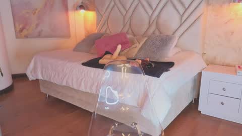 Snapshot of kylle_2050 chatting on 02.01.25 Kyle online show from 02.01.25