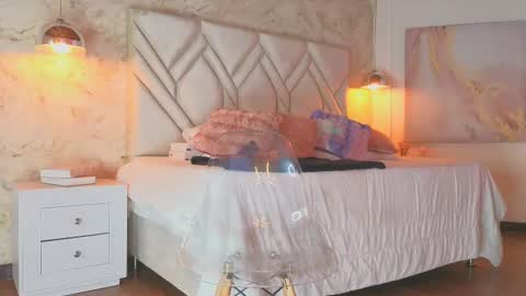 Snapshot of kylle_2050 chatting on 09.18.25 Kyle online show from 09.18.25