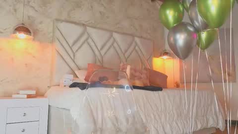 Snapshot of kylle_2050 chatting on 10.18.25 Kyle online show from 10.18.25