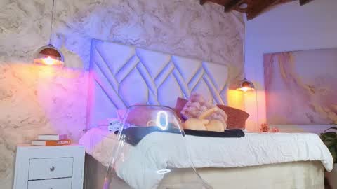 Snapshot of kylle_2050 chatting on 10.28.25 Kyle online show from 10.28.25