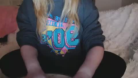 Snapshot of kymchi chatting on 10.13.25 Check Out My NSFW OnlyFans Link On Bio online show from 10.13.25