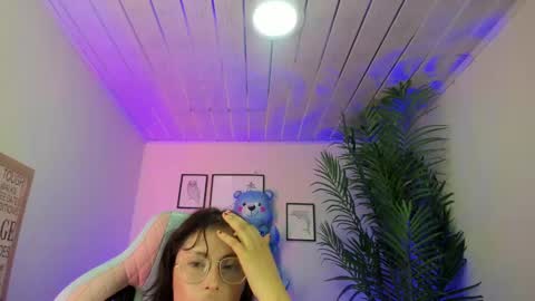 Snapshot of kyomi_chang chatting on 03.05.25 Kyomi online show from 03.05.25