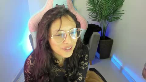 Snapshot of kyomi_chang chatting on 03.12.25 Kyomi online show from 03.12.25