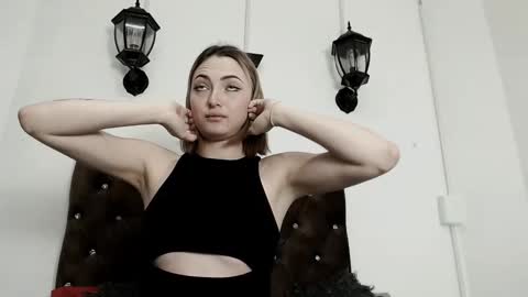 Snapshot of kyra_honey chatting on 01.10.25 kyra_honey online show from 01.10.25