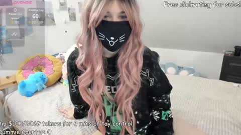 Kyra Wild online show from 10.25.25