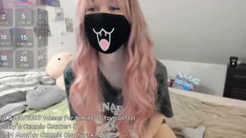 Kyra Wild online show from 11.22.25