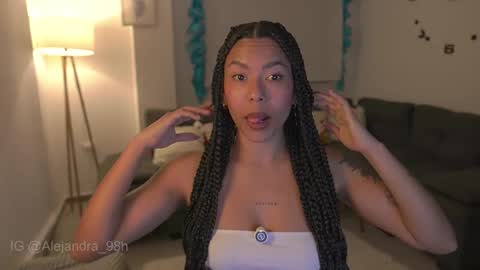 schedule 300 pm - 1100pm colombia time online show from 12.16.25