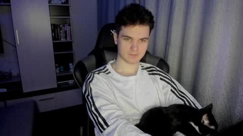 Kyroro online show from 12.21.24